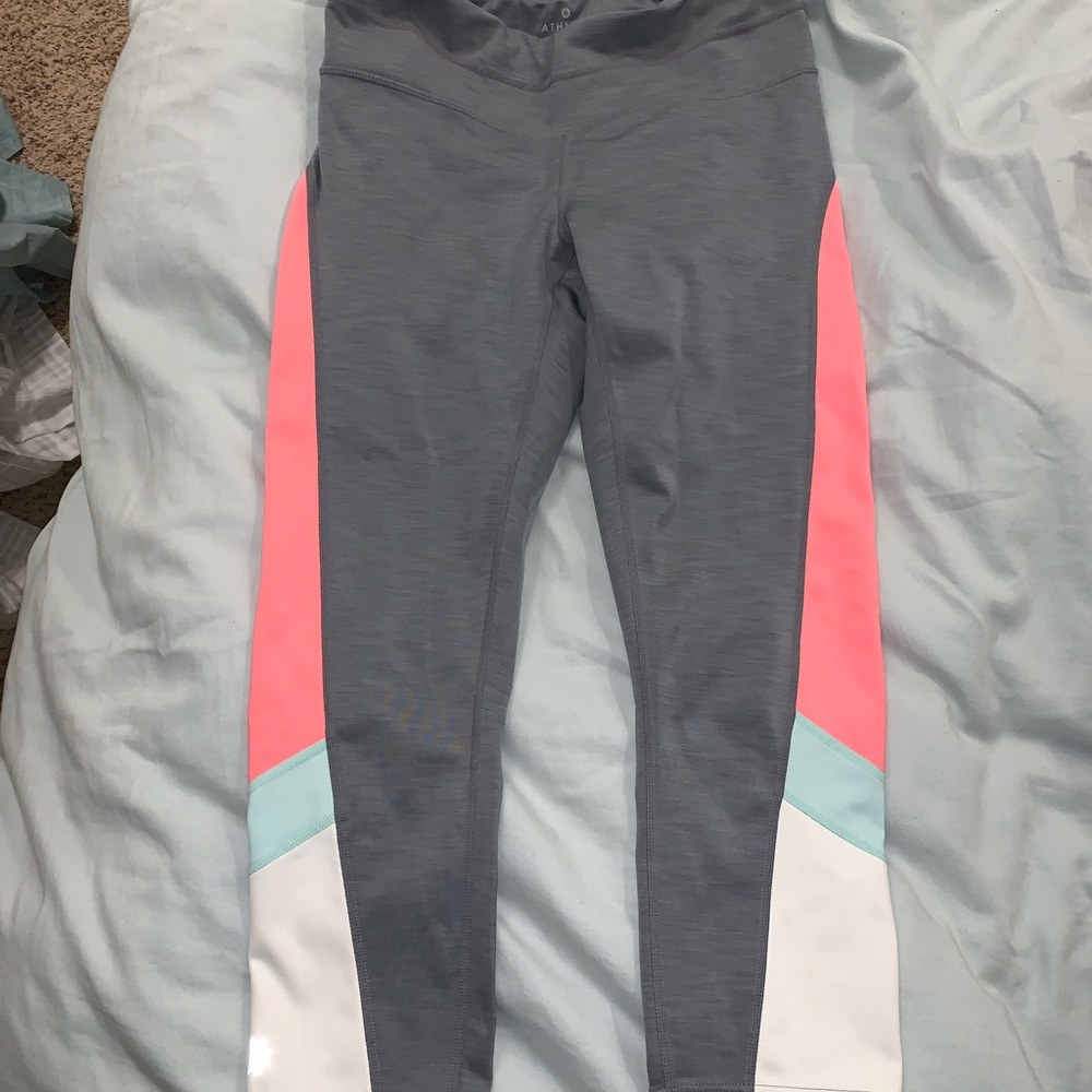 Athleta small crops gray